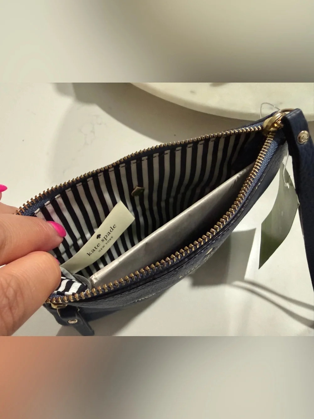kate spade wristlet wrist